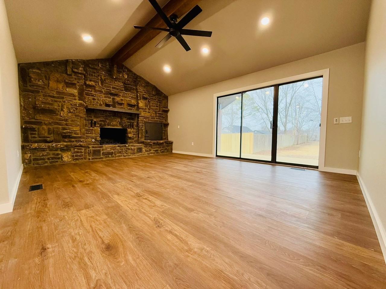 1304 Nw 10th St - Photo 3 of 23