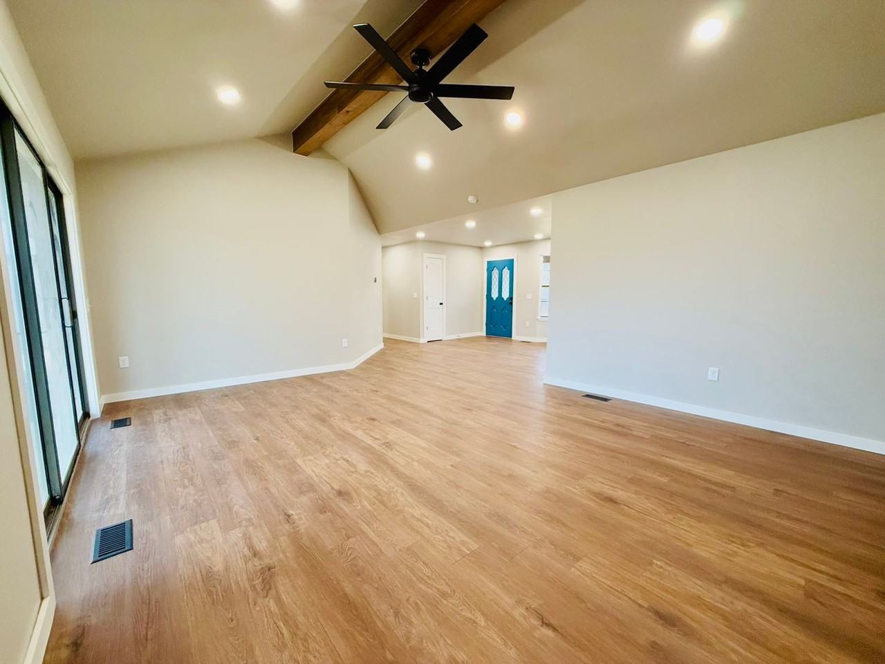 1304 Nw 10th St - Photo 4 of 23