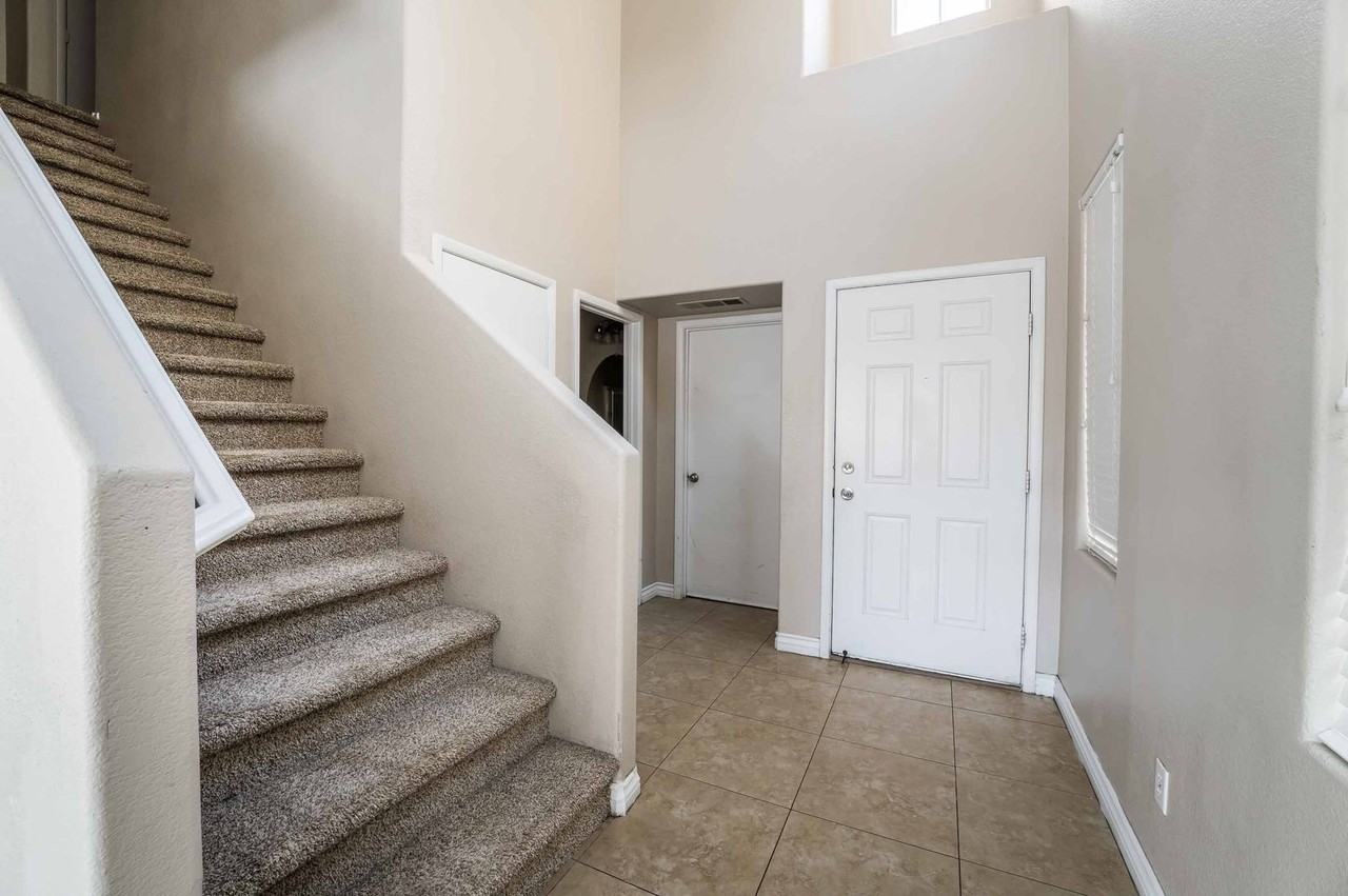 4053 Oliver Sagebrush Dr - Photo 3 of 24