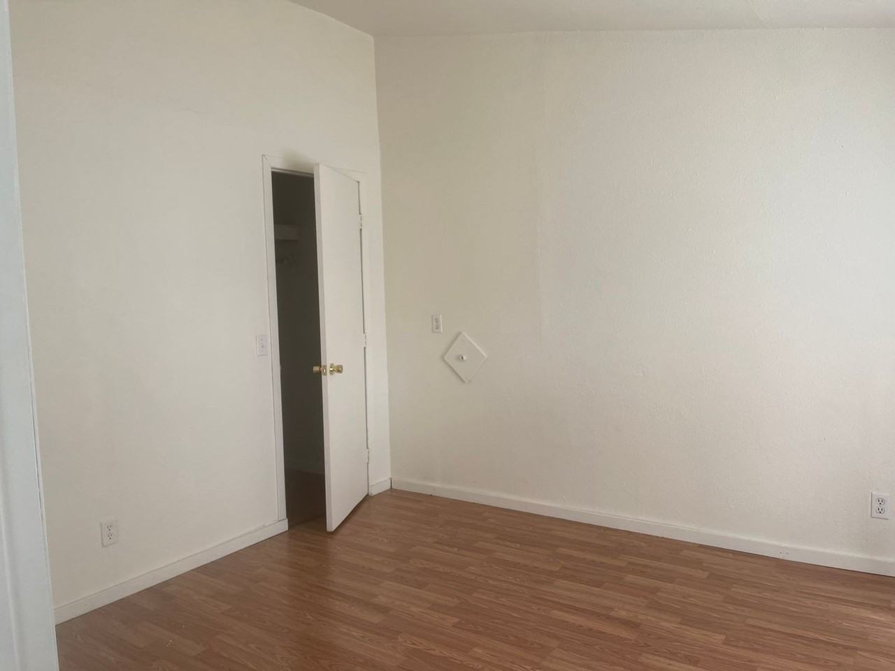 385 Se Darrell Ave - Photo 7 of 14