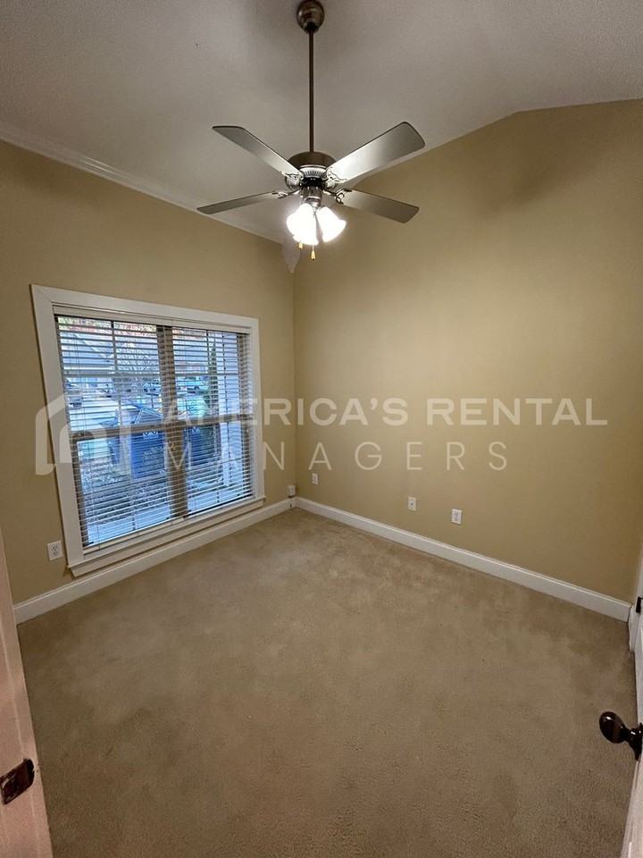 5623 Colony Ln - Photo 6 of 18
