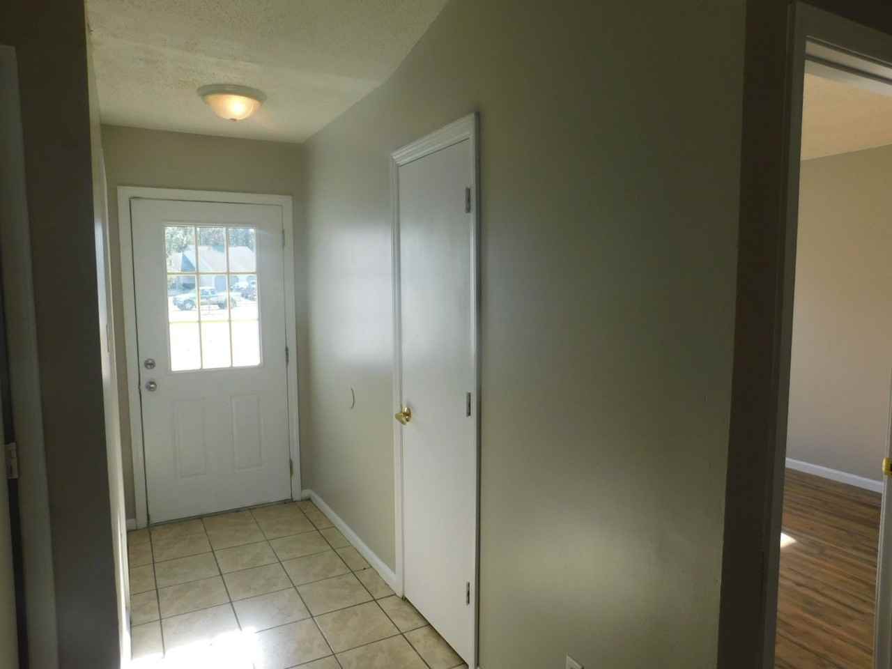 133 Village Ct - Photo 3 of 27