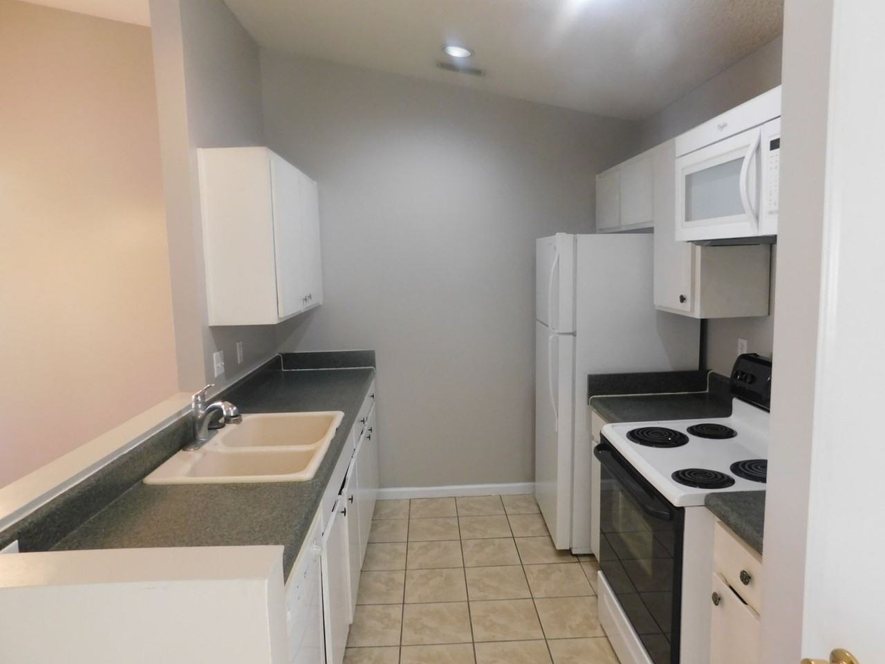 133 Village Ct - Photo 4 of 27