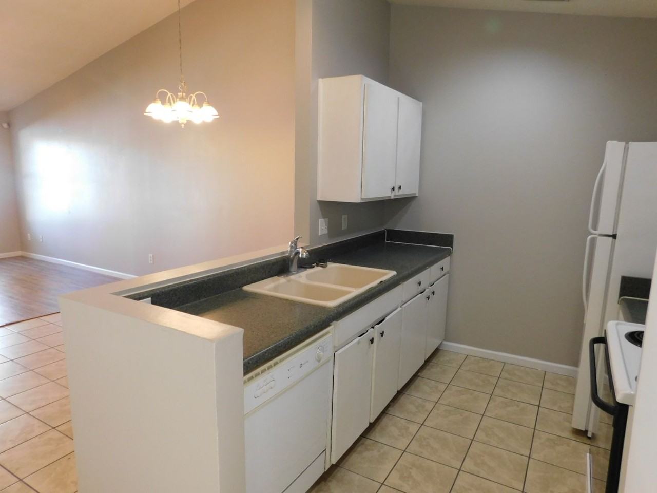 133 Village Ct - Photo 6 of 27