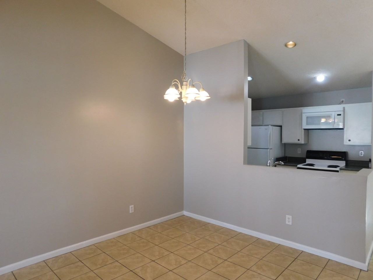 133 Village Ct - Photo 7 of 27