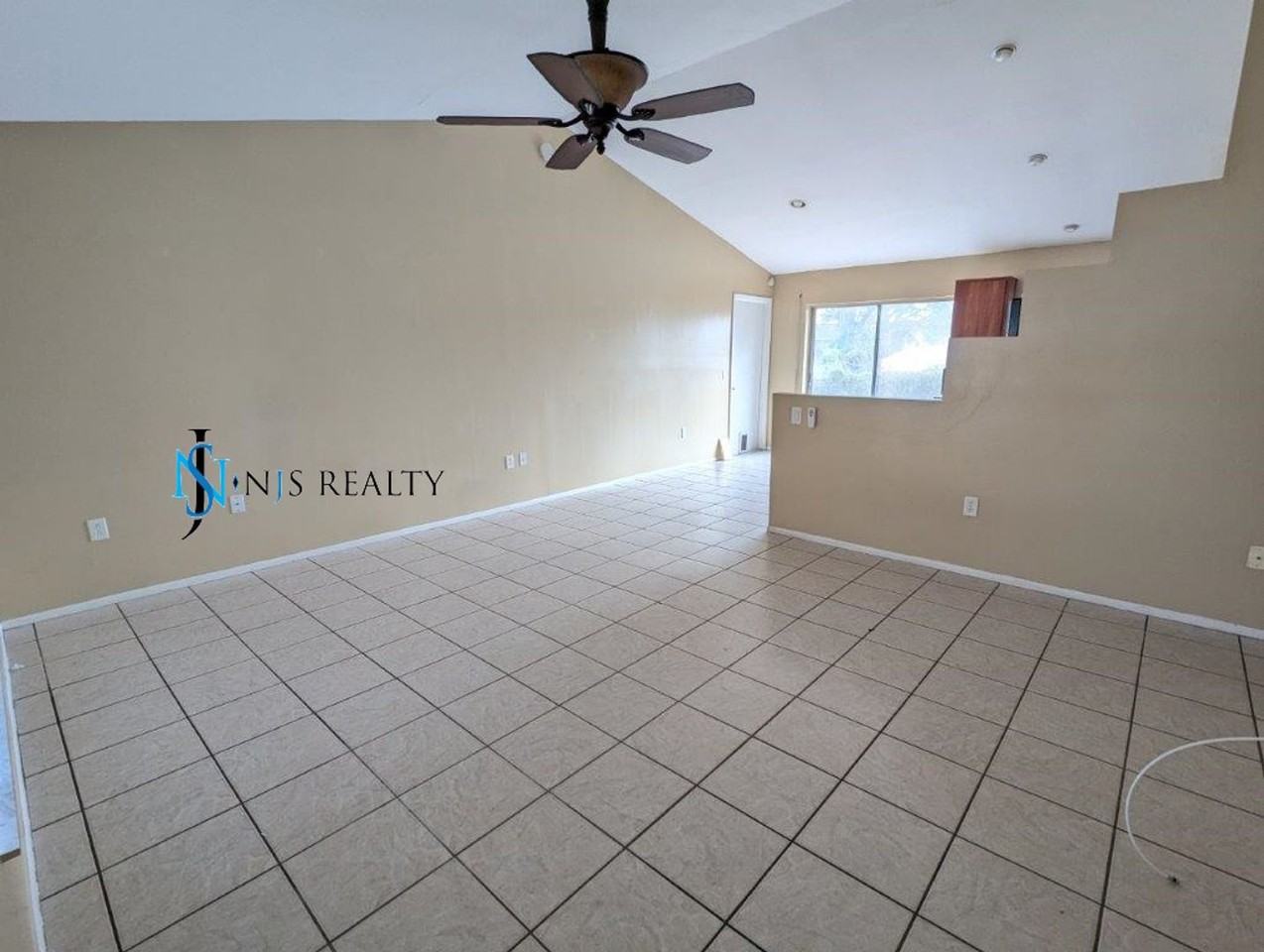 3136 Ludlow Dr - Photo 3 of 16