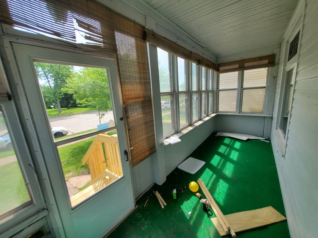 1209 Hammond Ave - Photo 3 of 22