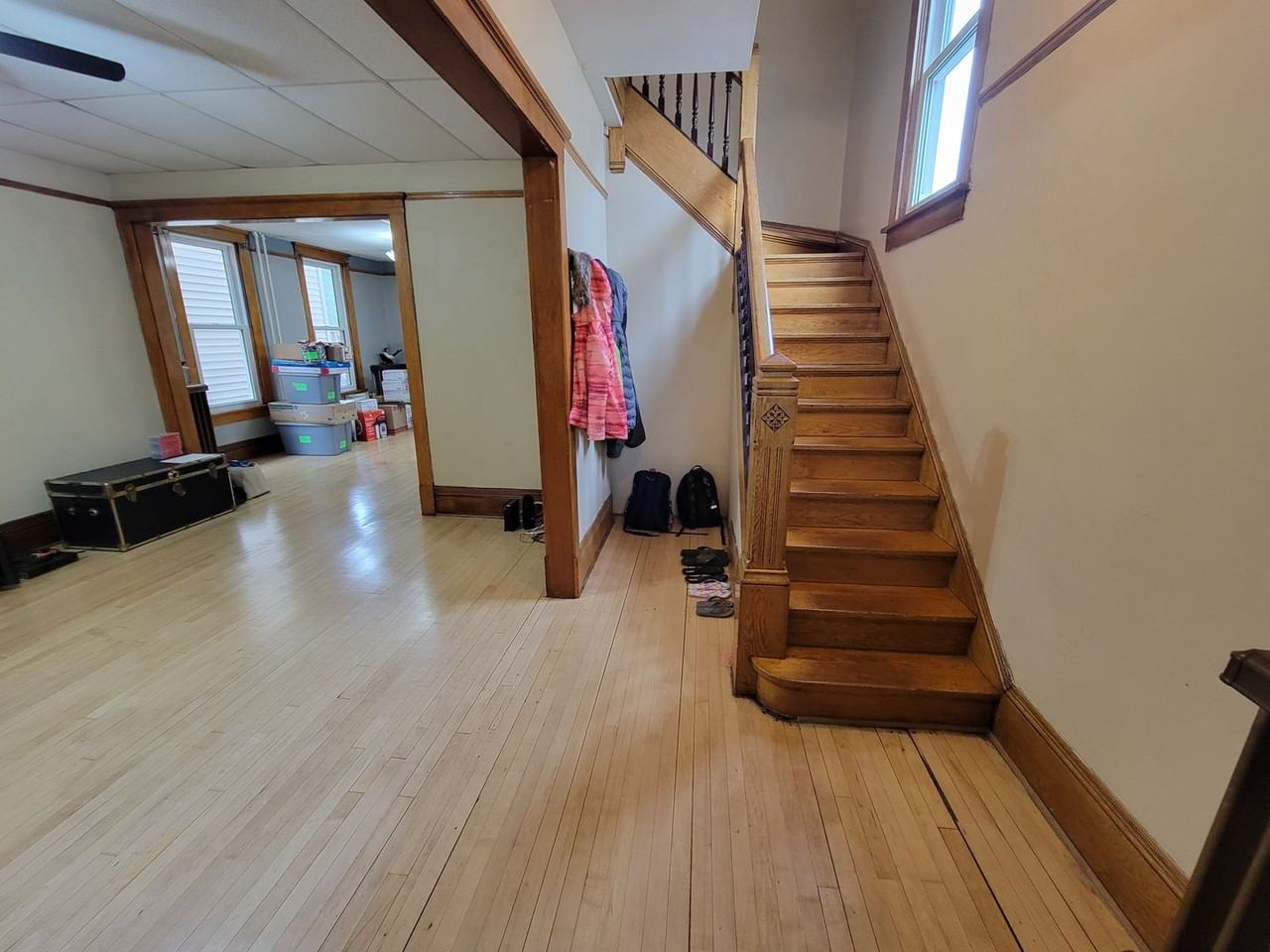 1209 Hammond Ave - Photo 4 of 22