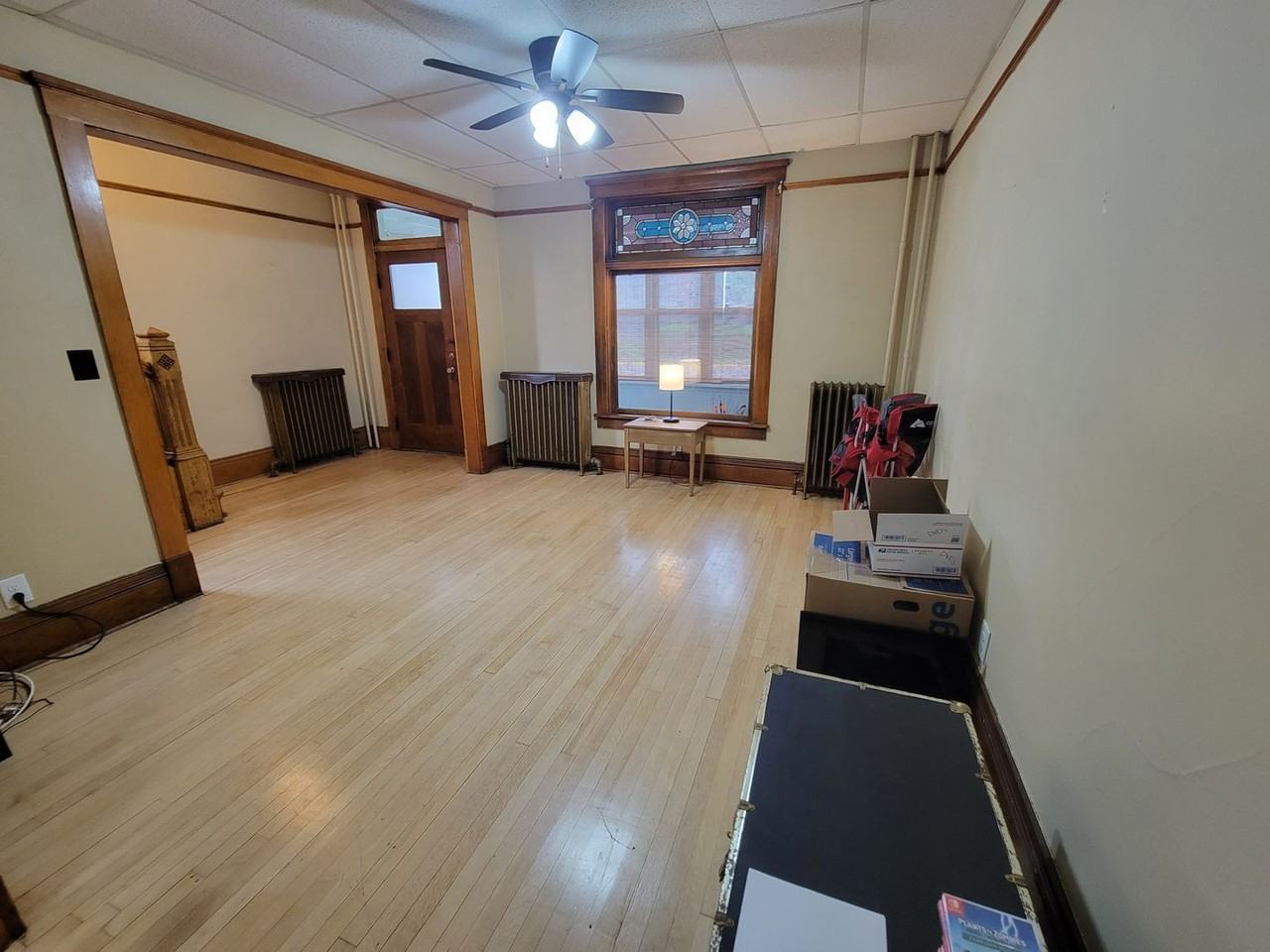 1209 Hammond Ave - Photo 5 of 22