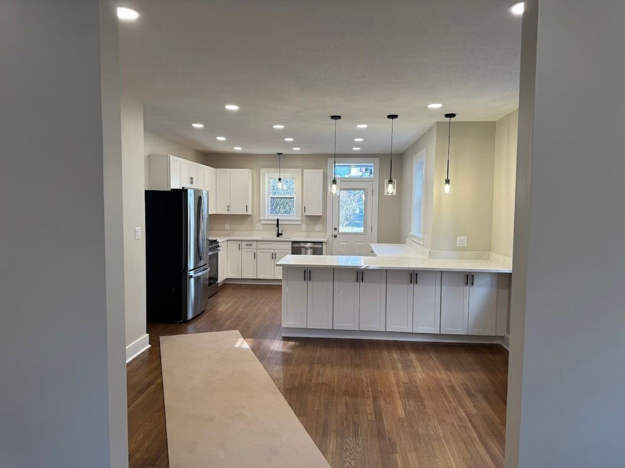 1607 Jancey St - Photo 3 of 27