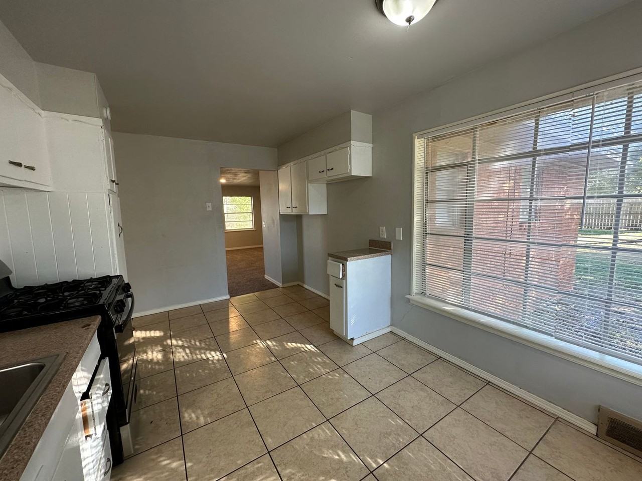 236 Nw 85th St - Photo 7 of 21