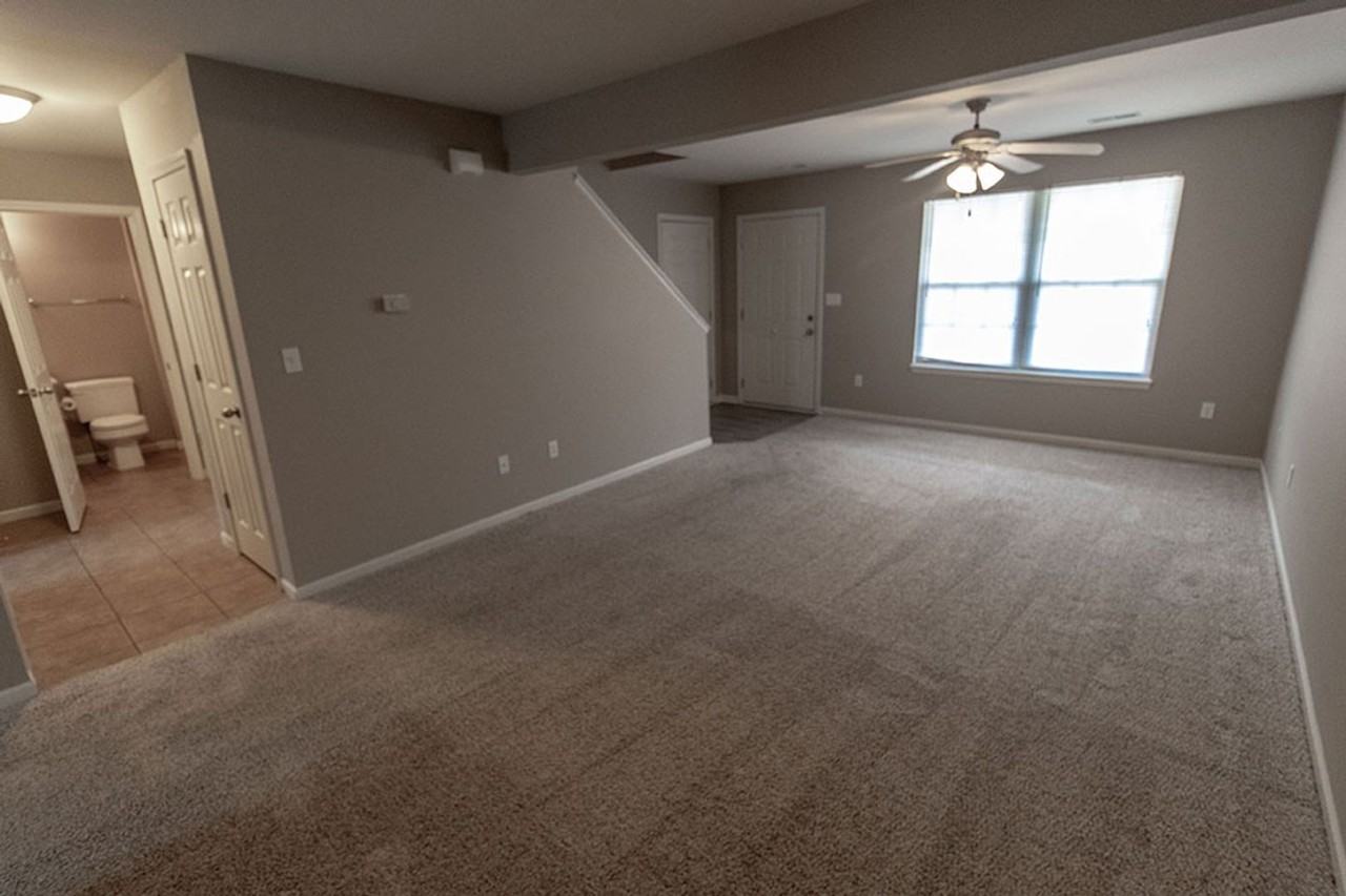 4022 Snowy Owl Dr - Photo 5 of 33