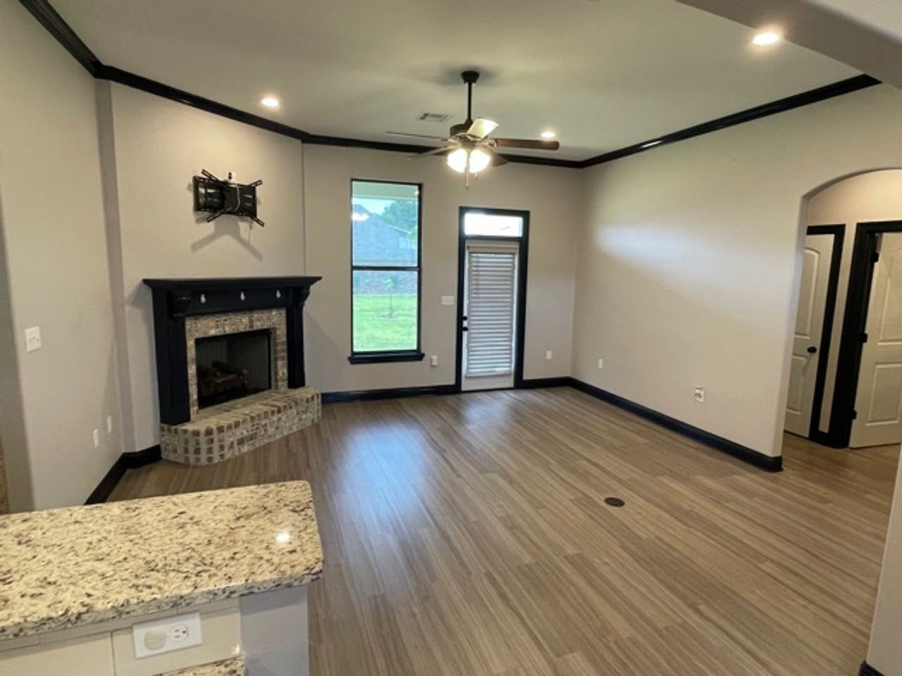 104 Coleman Dr - Photo 3 of 14