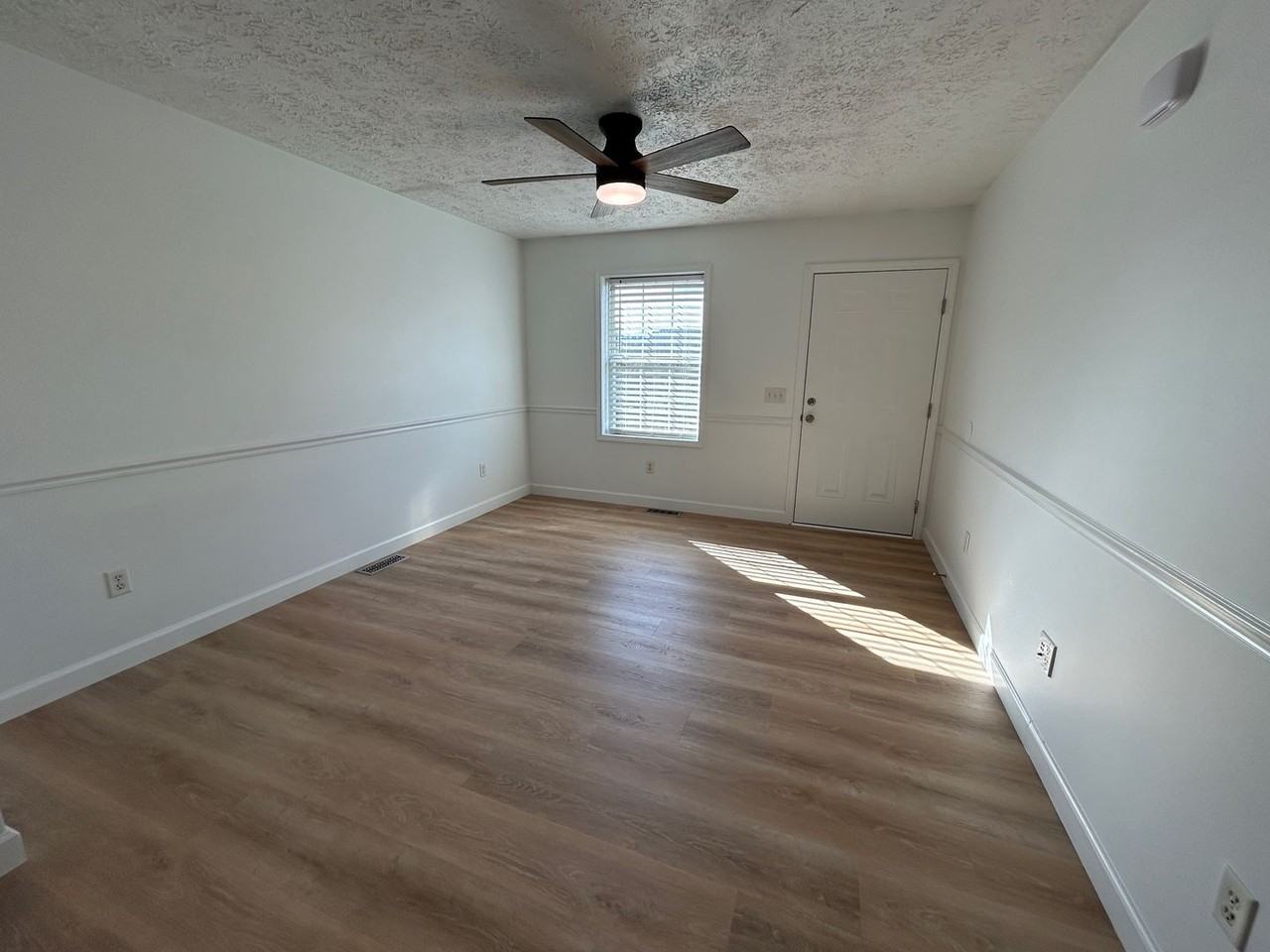 219 T F Kirkpatrick Way Apt B - Photo 6 of 35