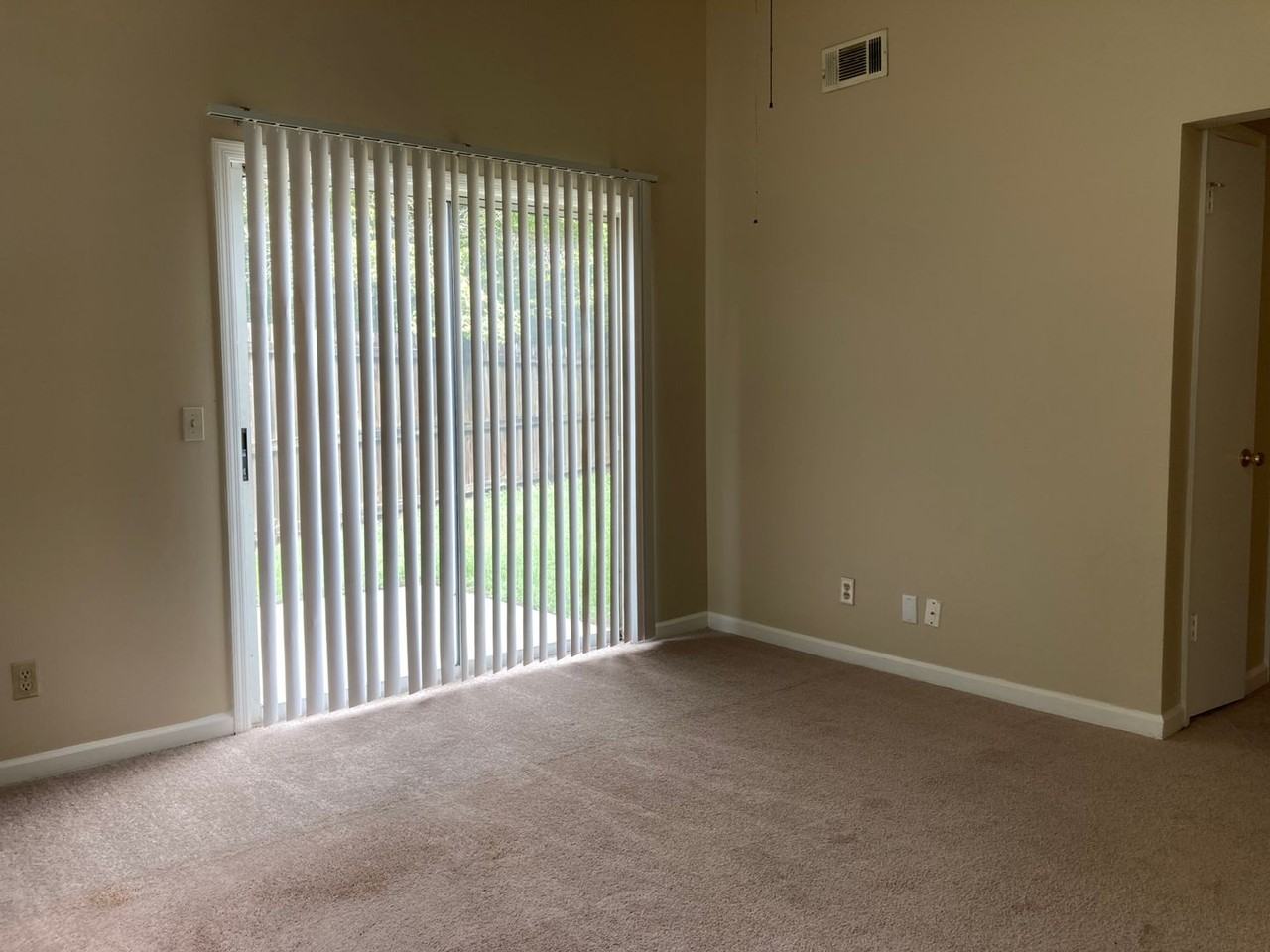47 Quail Forest Dr - Photo 3 of 13