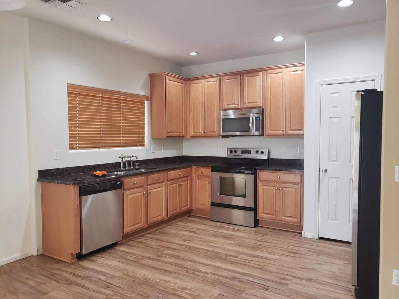 1195 E Canyon Creek Dr - Photo 6 of 32