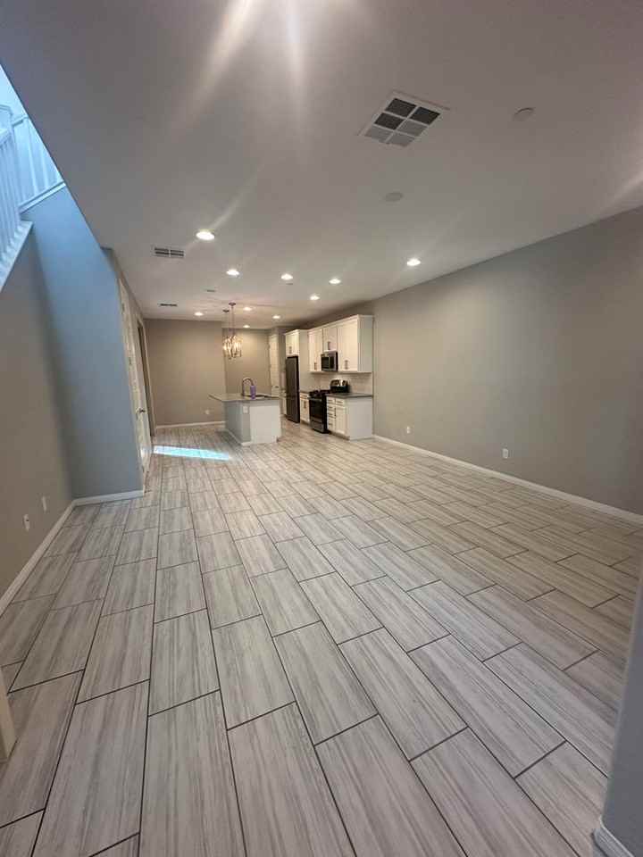 11712 Bearpaw Meadow Ave - Photo 3 of 35