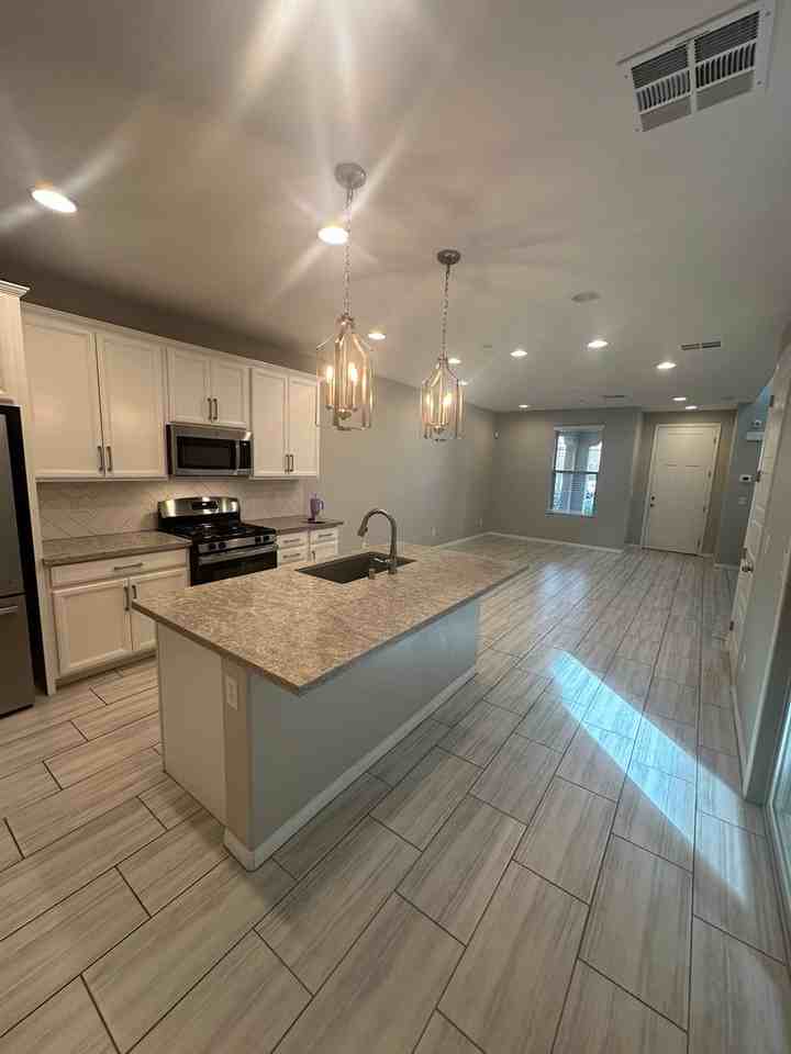 11712 Bearpaw Meadow Ave - Photo 4 of 35