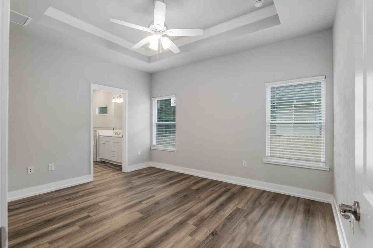 211 Se 9th St - Photo 5 of 13