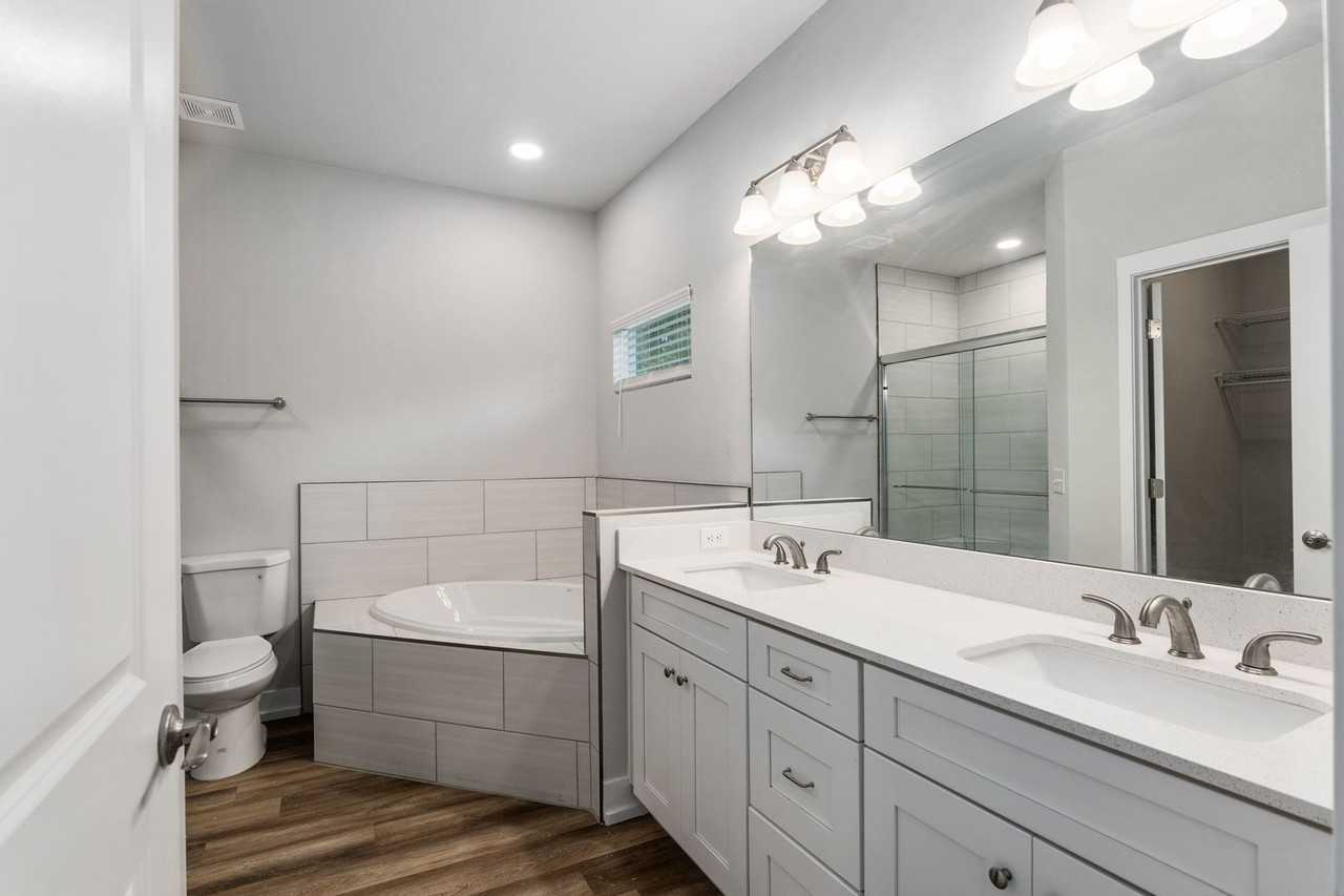 211 Se 9th St - Photo 6 of 13