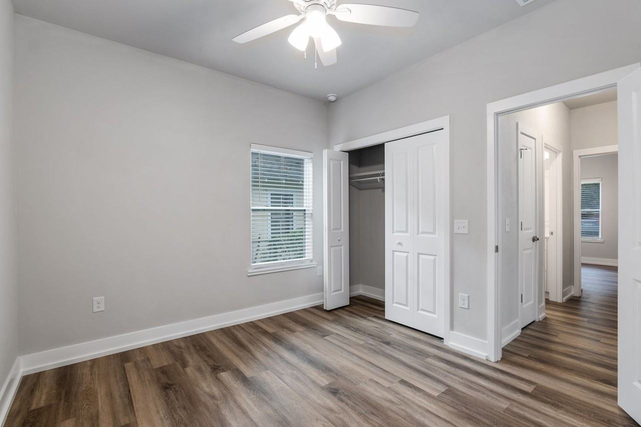 211 Se 9th St - Photo 7 of 13