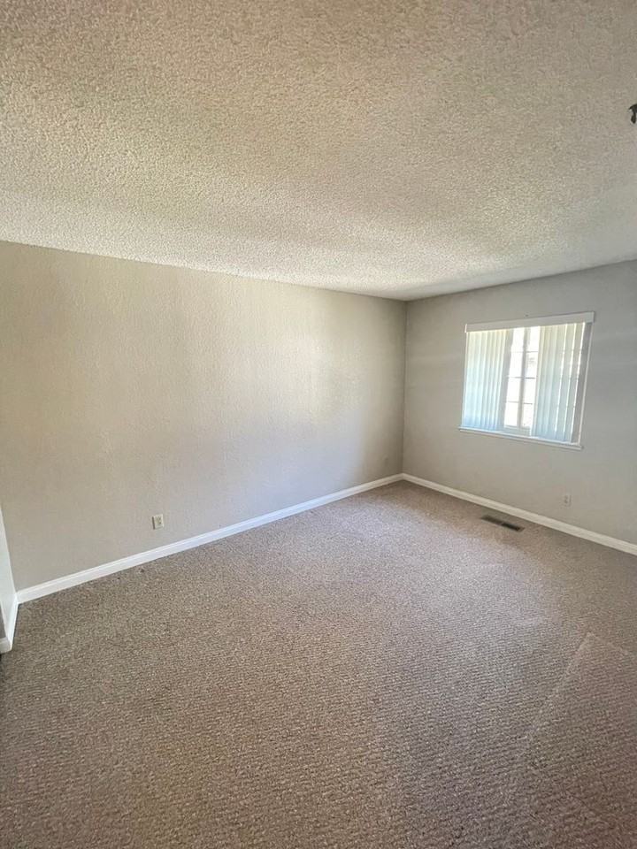 1908 Apollo Ct - Photo 2 of 10