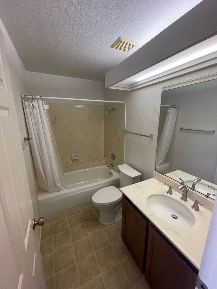 1908 Apollo Ct - Photo 3 of 10