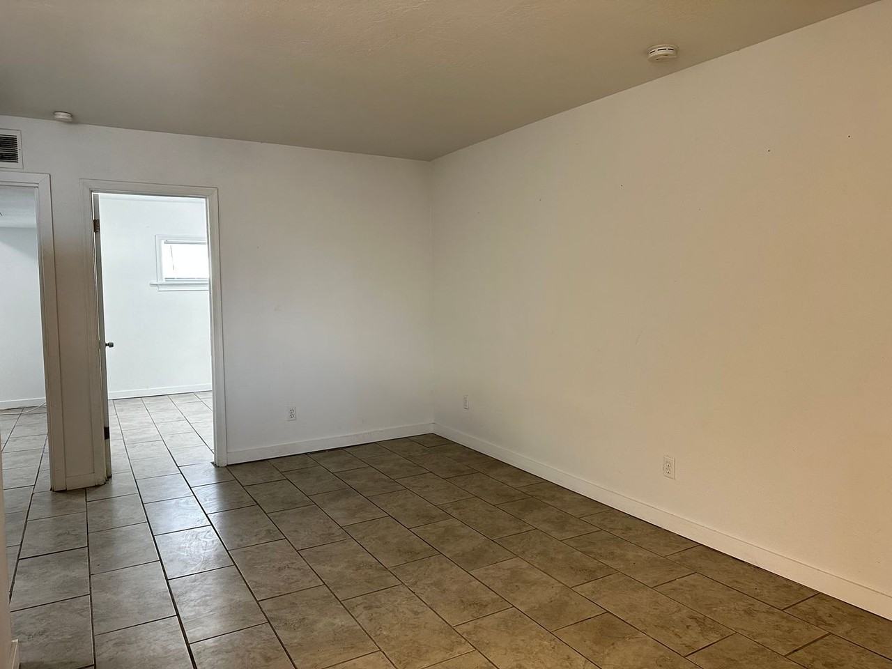 13913 N Palm St #14 - Photo 3 of 14