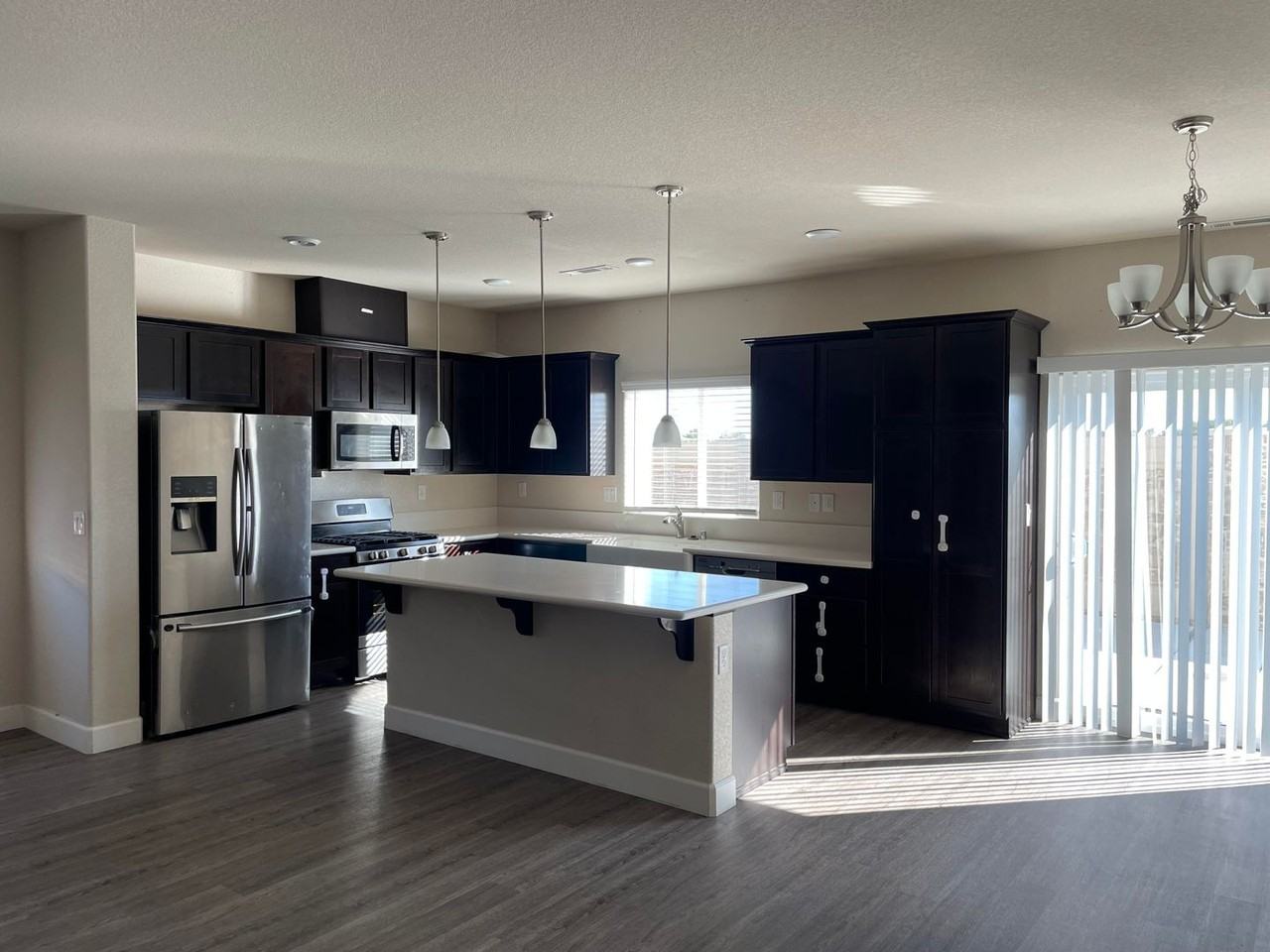 661 White Eagle Ln - Photo 2 of 7