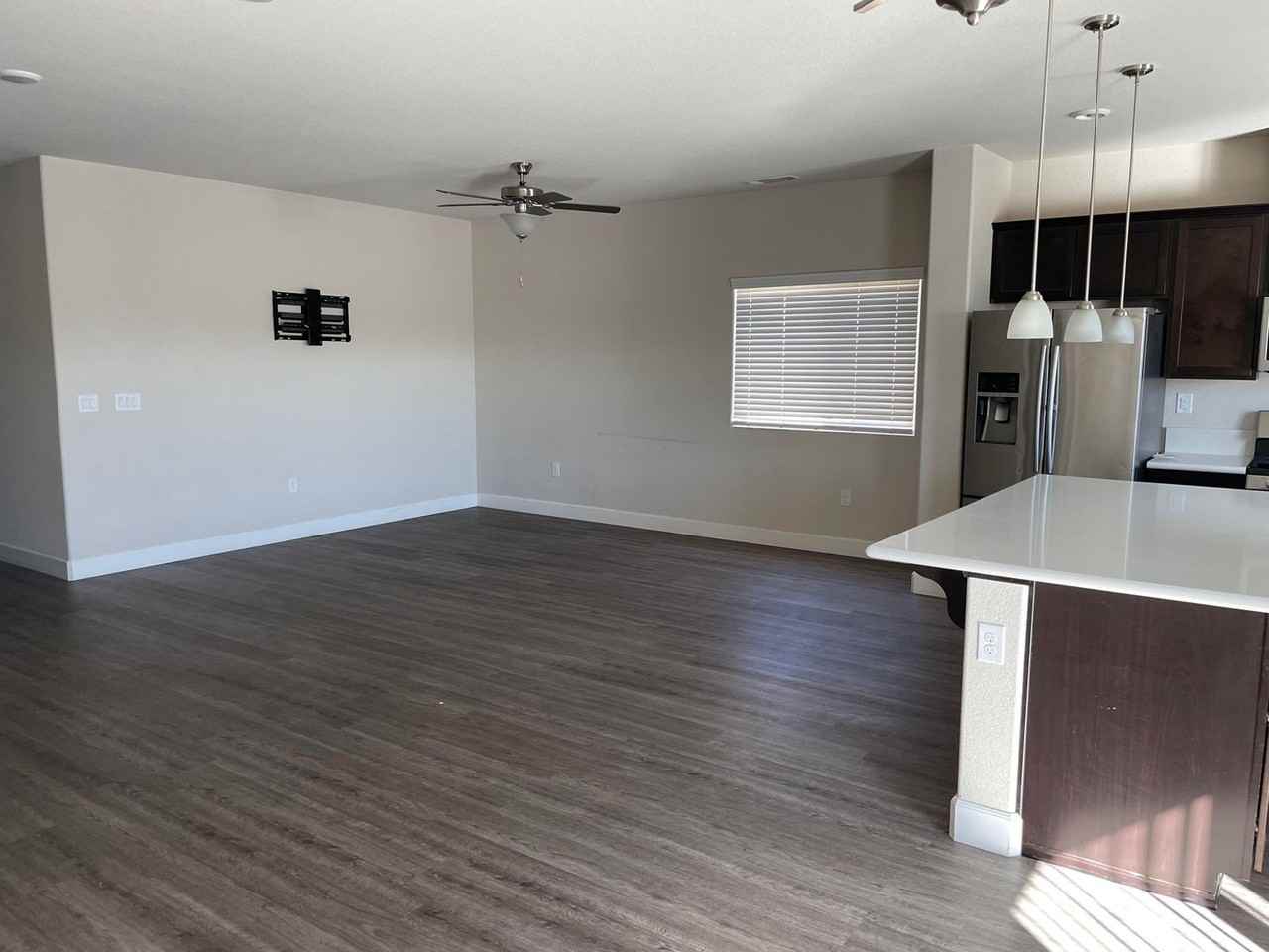 661 White Eagle Ln - Photo 4 of 7