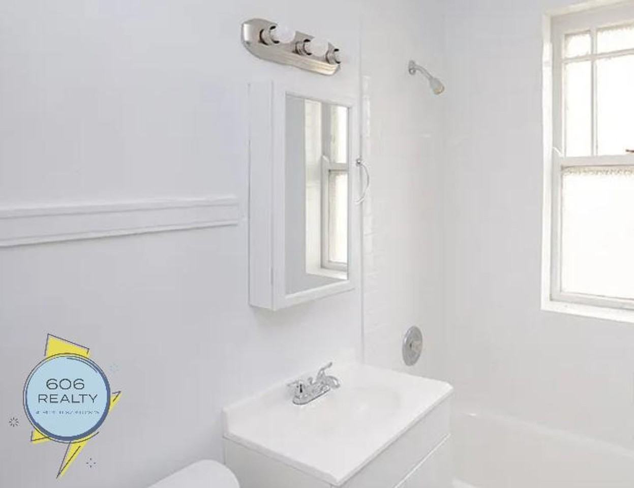 Beautiful Large Berwyn Apts on Wesley! SPECIAL OFFER! - Photo 2 of 9