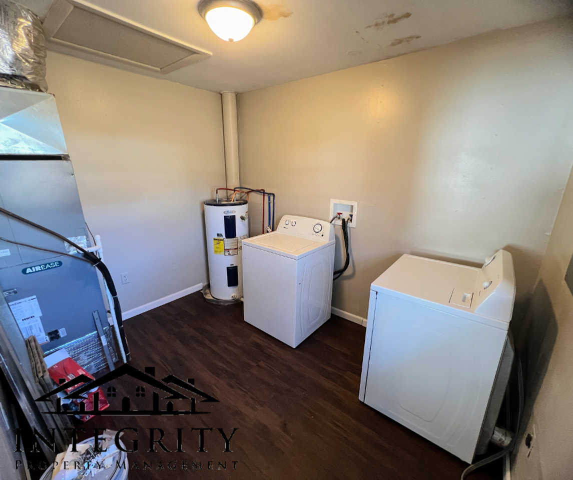 802 Broadway St - Photo 6 of 15