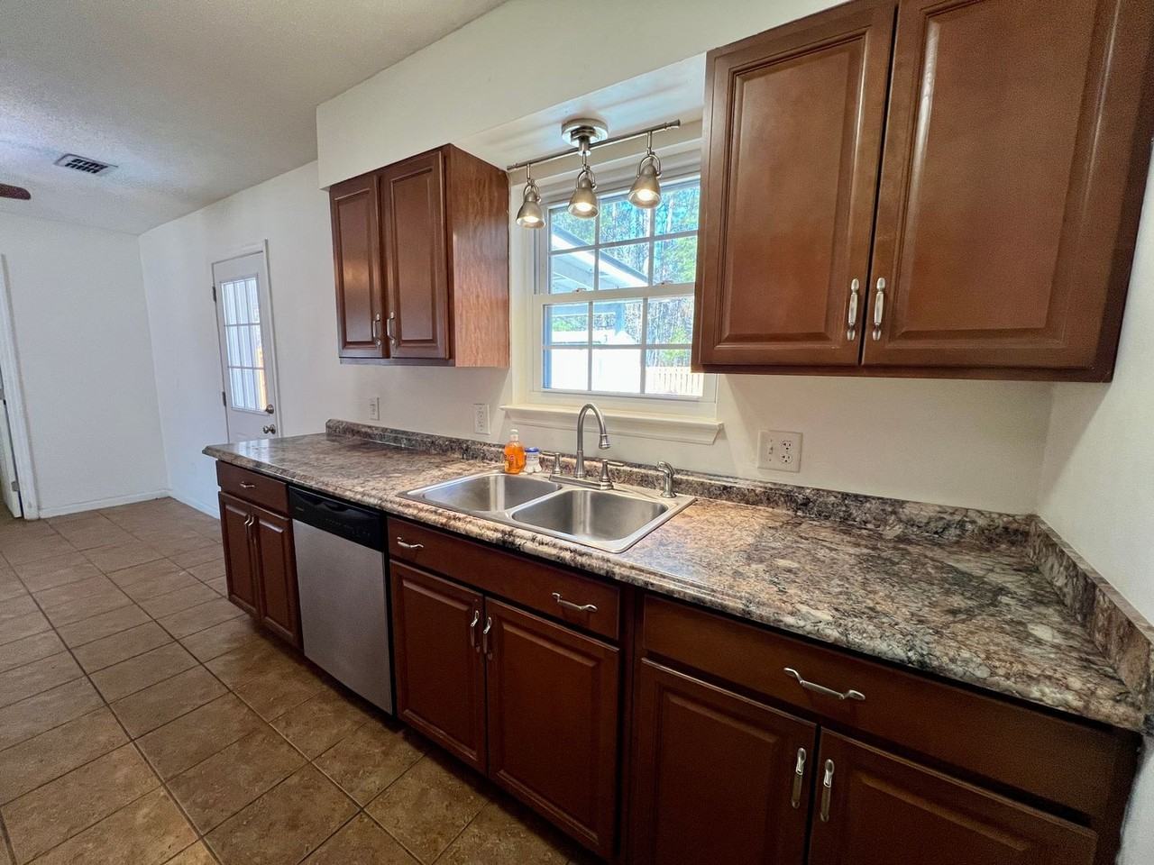 356 Garden Acres Way - Photo 5 of 26