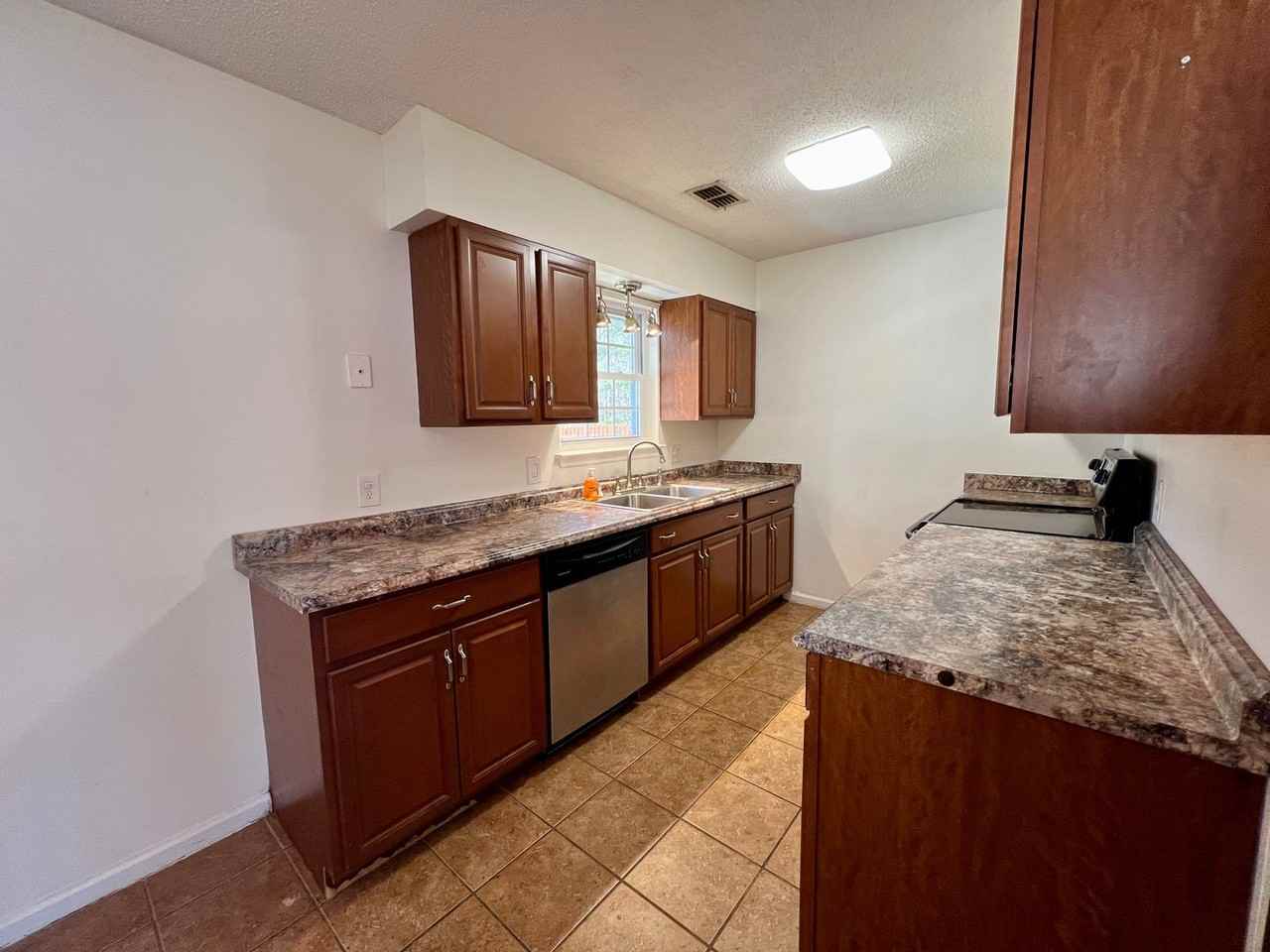 356 Garden Acres Way - Photo 6 of 26