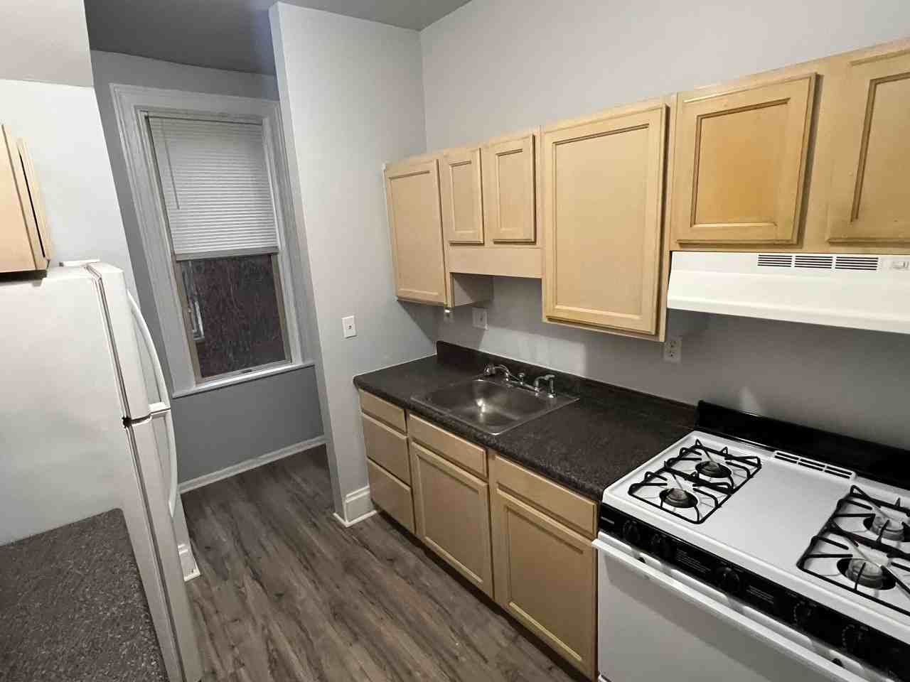 301 Grant St - Photo 2 of 7