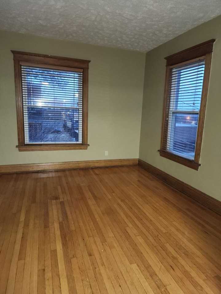 566 S 26th Ave - Photo 2 of 16