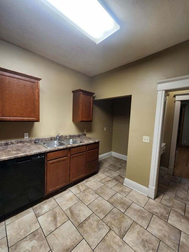 566 S 26th Ave - Photo 6 of 16