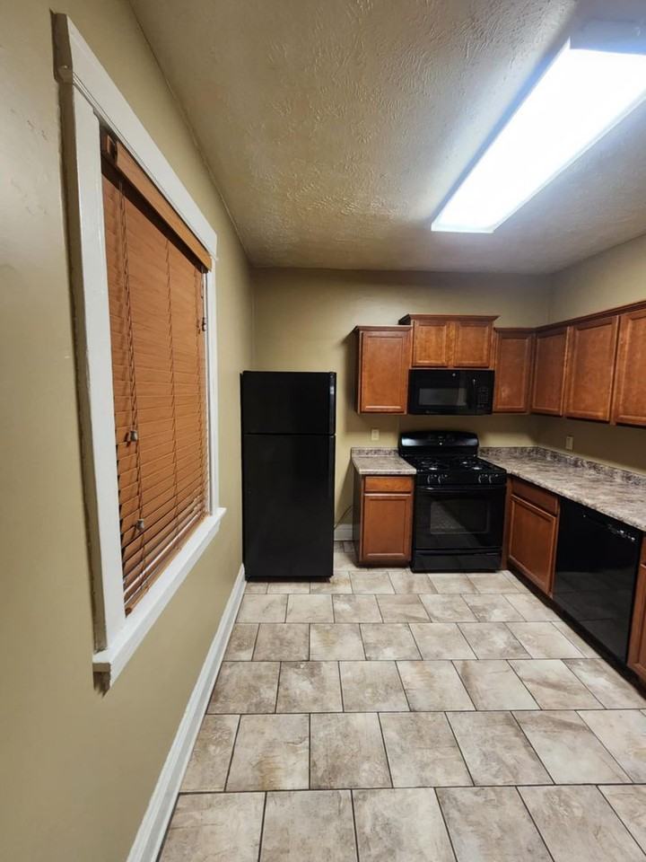 566 S 26th Ave - Photo 7 of 16