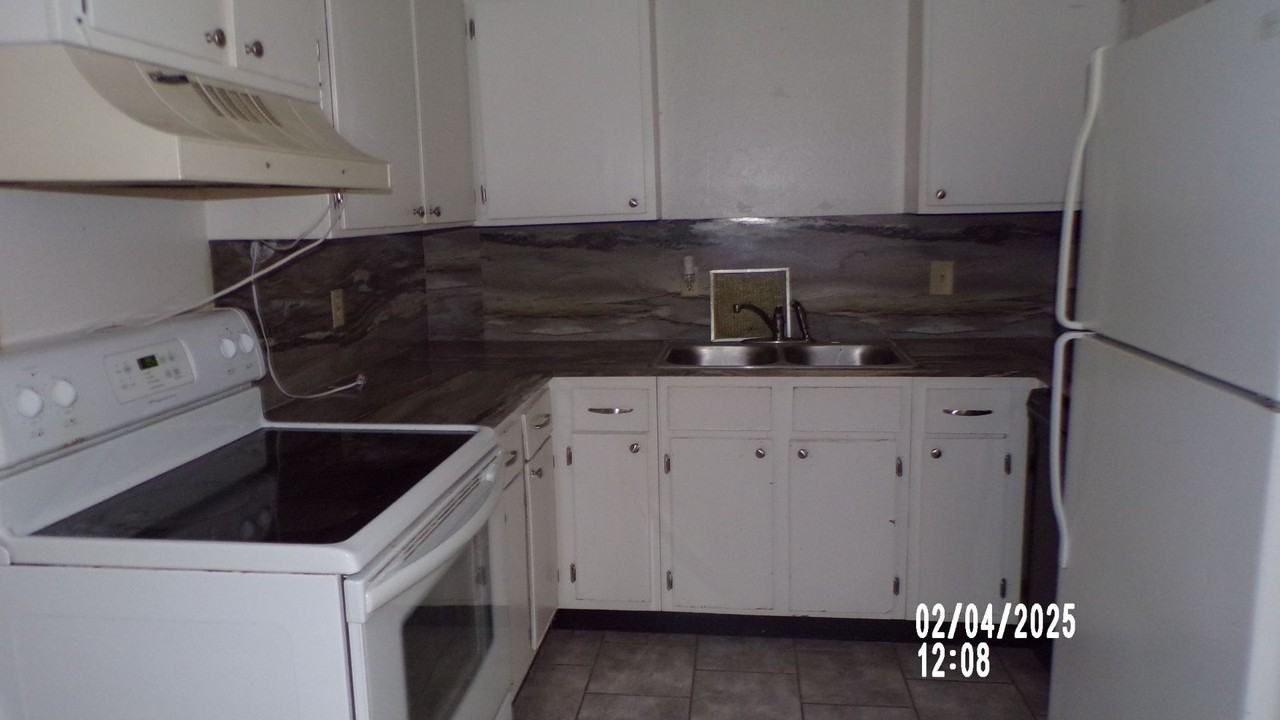 7916 Nw Crossland Cir - Photo 5 of 14