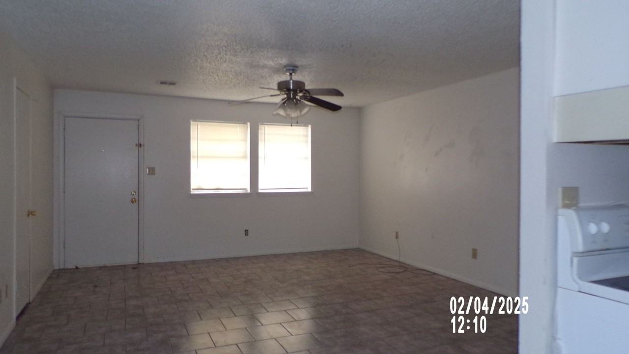 7916 Nw Crossland Cir - Photo 6 of 14