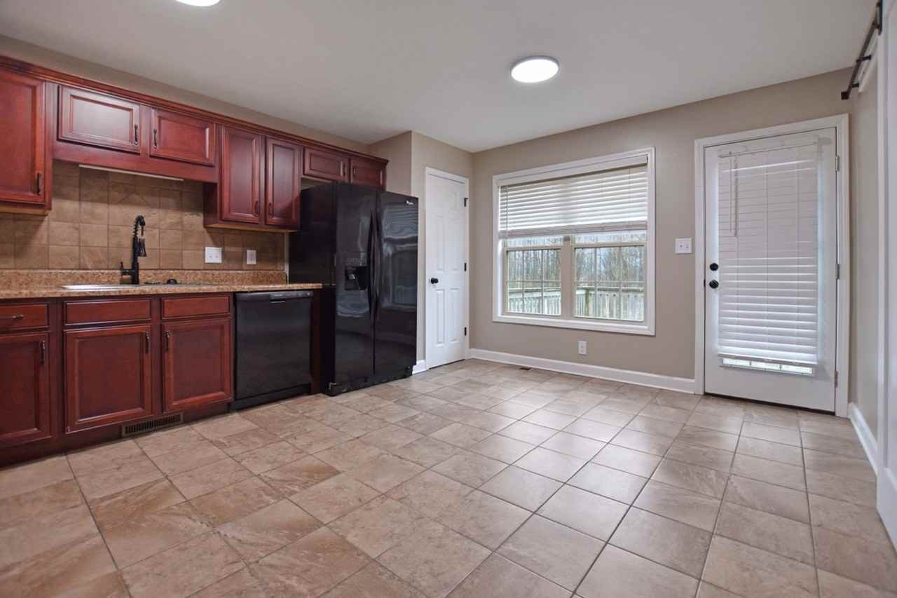 604 Deer Ridge Dr - Photo 7 of 20