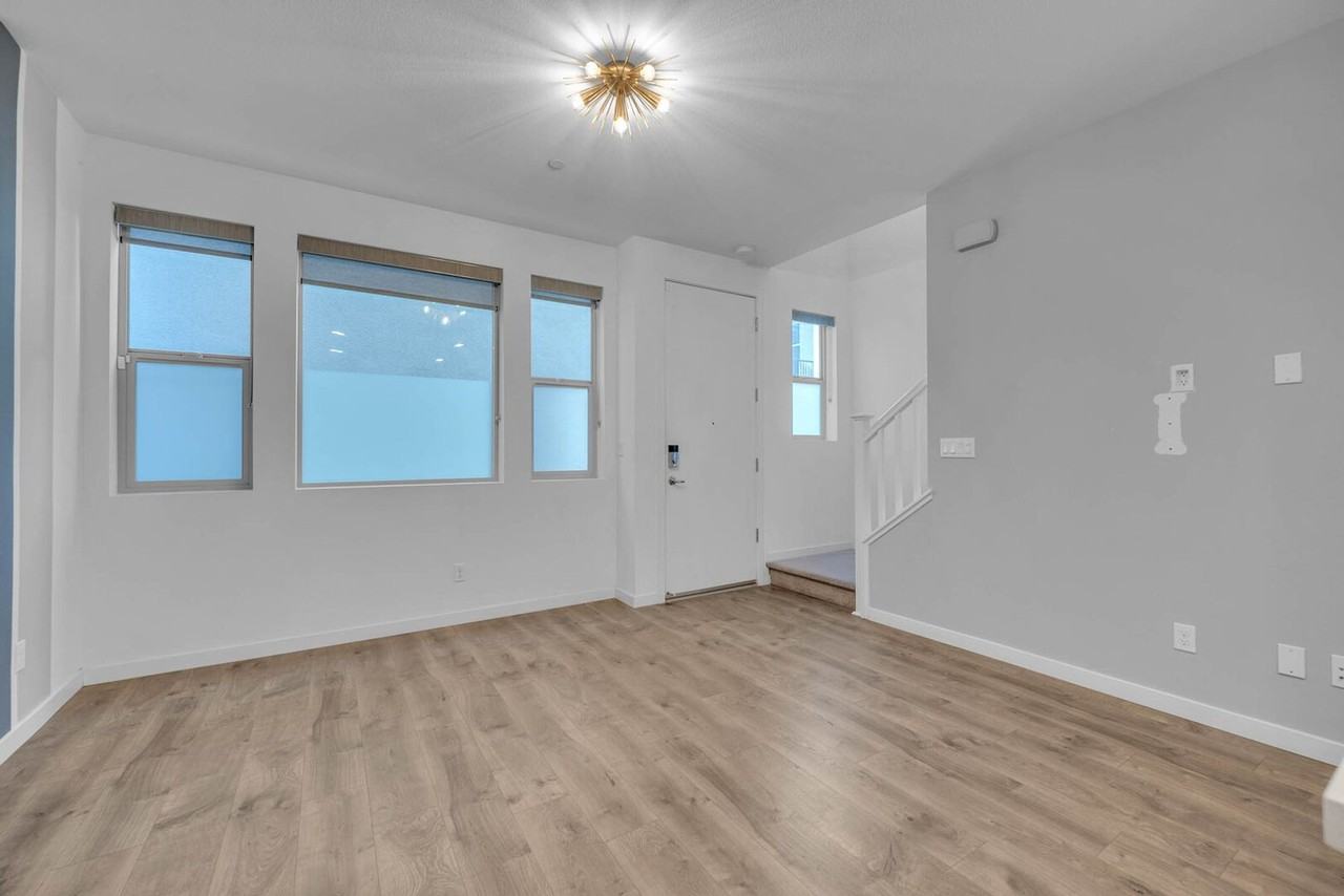 357 Crate Ave - Photo 2 of 24