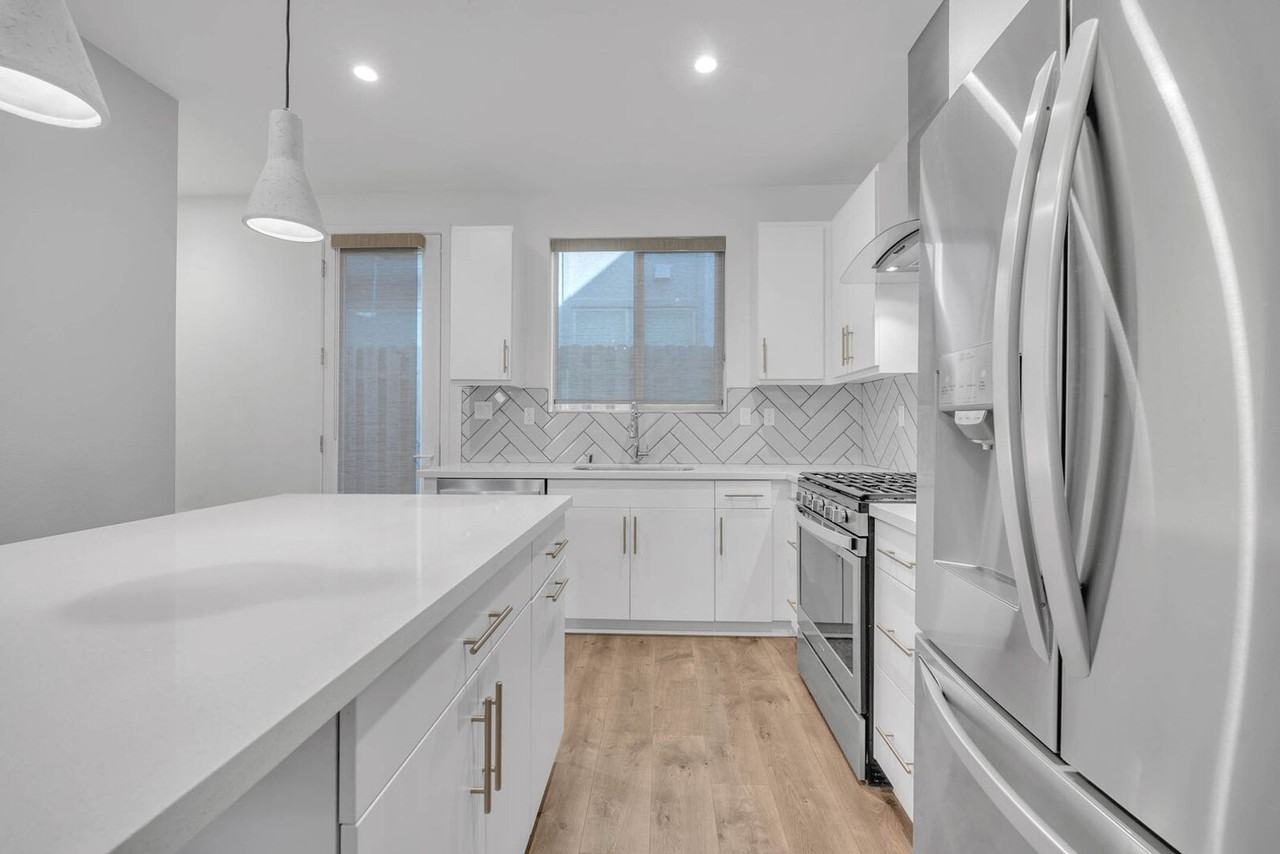 357 Crate Ave - Photo 7 of 24