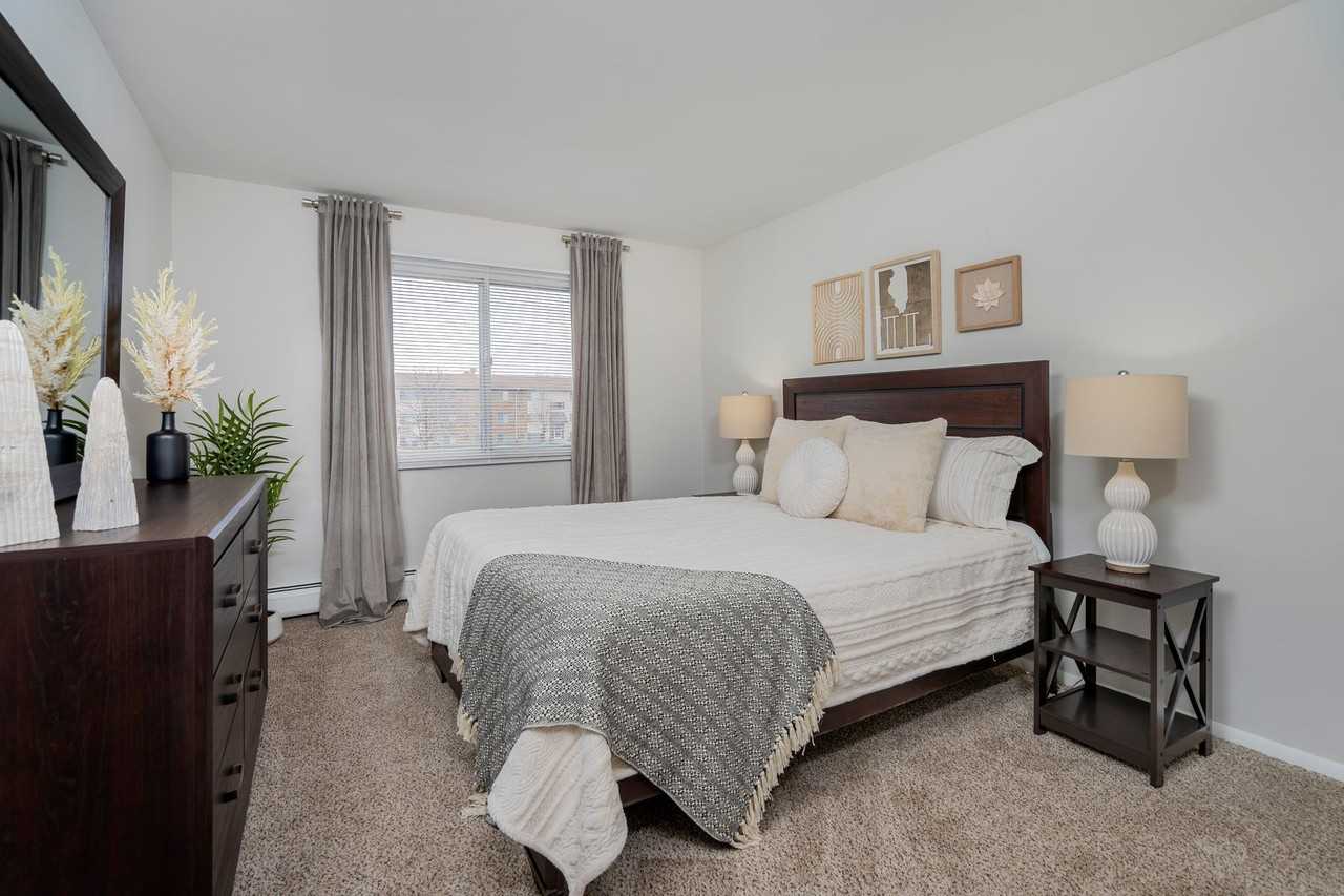 Hoffman Hills Apartments - Photo 5 of 50