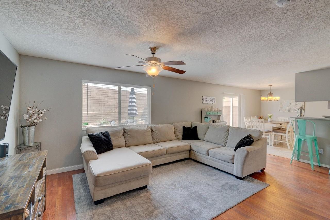 9004 Pumice St Ne - Photo 2 of 18