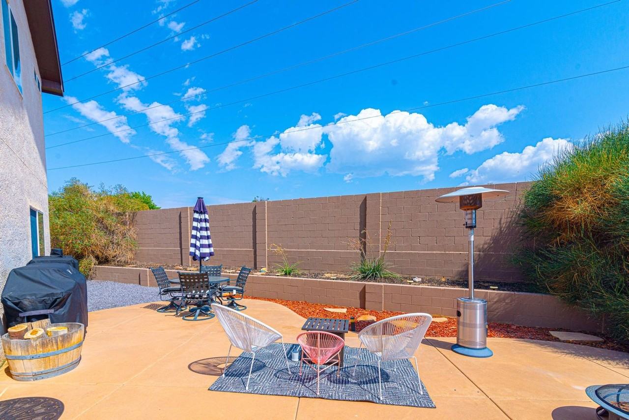 9004 Pumice St Ne - Photo 3 of 18