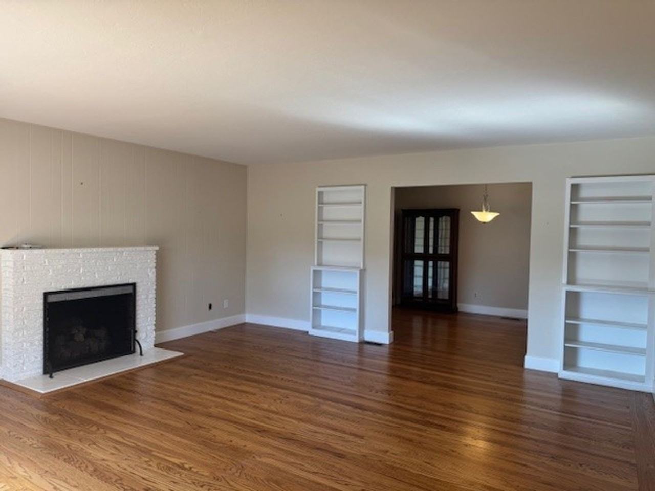 1826 Harding Ave - Photo 2 of 19