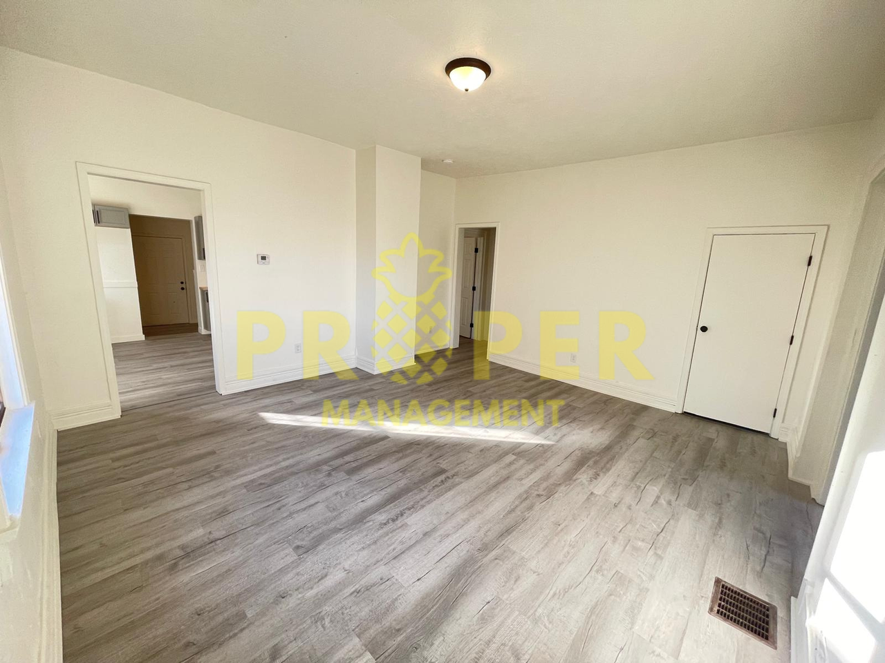 16 W Mumma Ave - Photo 2 of 11