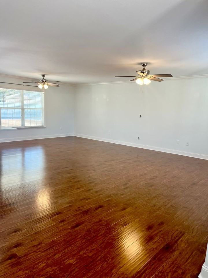 106 Gentry Dr - Photo 3 of 23