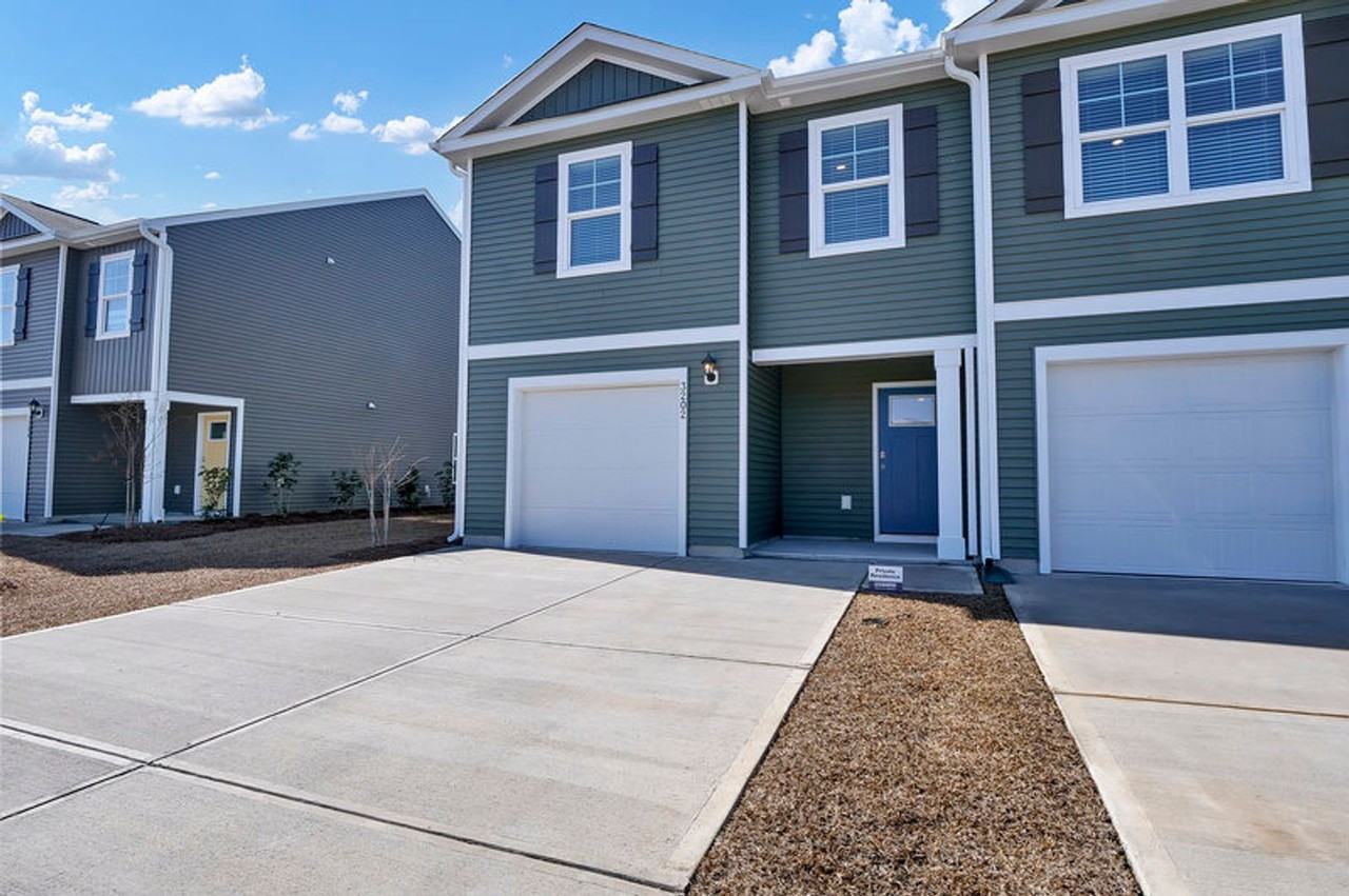 3202 Lobelia Ln - Photo 2 of 44